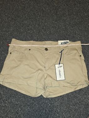 Reign Beige/Tan Women's Casual Cotton Blend Shorts